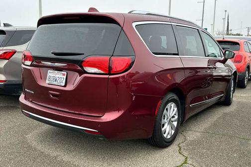 2018 Chrysler Pacifica Touring-L Plus