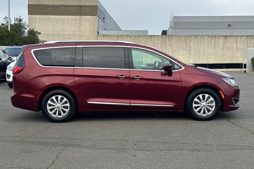 2018 Chrysler Pacifica Touring-L Plus