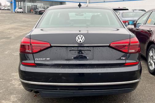 2018 Volkswagen Passat 2.0T SE
