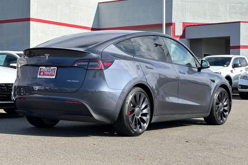 2023 Tesla Model Y Performance Dual Motor All-Wheel Drive