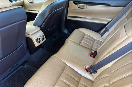 2016 Lexus ES 350 Base