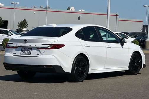 Ice Cap 2025 Toyota Camry SE