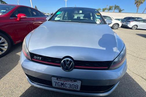 Reflex Silver Metallic 2015 Volkswagen Golf GTI 2.0T SE 4-Door