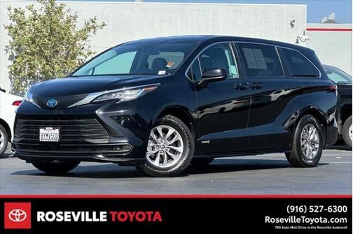 2021 Toyota Sienna LE