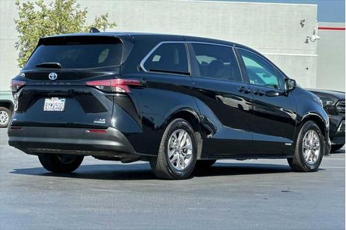 2021 Toyota Sienna LE