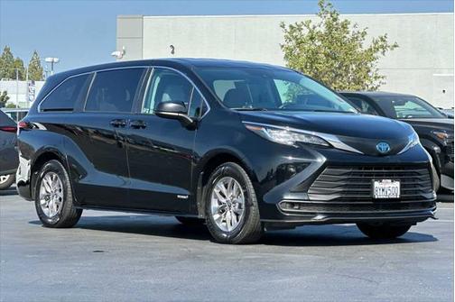2021 Toyota Sienna LE