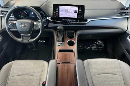 2021 Toyota Sienna LE