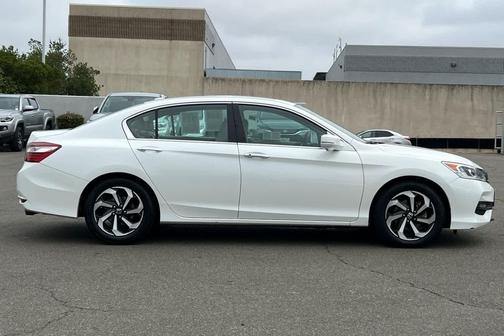 2017 Honda Accord EX-L w/Navigation & Honda Sensing
