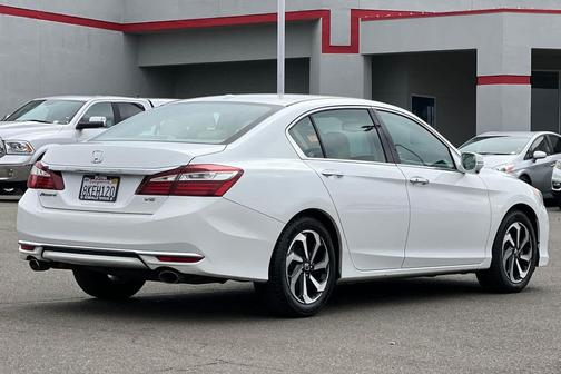 2017 Honda Accord EX-L w/Navigation & Honda Sensing