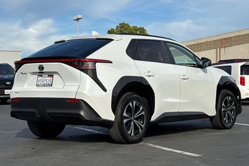 2025 Toyota bZ4X XLE