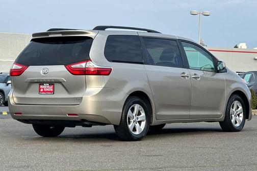 2015 Toyota Sienna LE