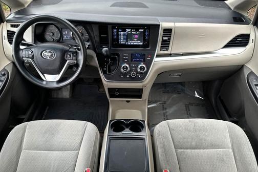 2015 Toyota Sienna LE