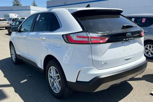 Oxford White 2022 Ford Edge SEL