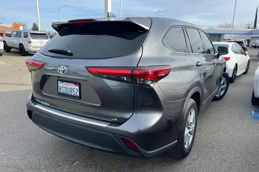 2020 Toyota Highlander LE