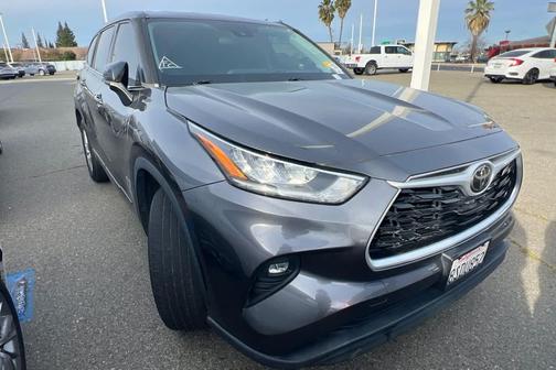 2020 Toyota Highlander LE