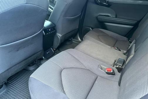 2020 Toyota Highlander LE