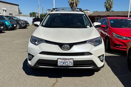 Blizzard Pearl 2016 Toyota RAV4 Limited