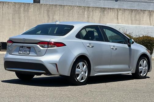 Classic Silver Metallic 2021 Toyota Corolla LE