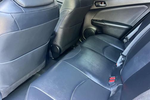 Blizzard Pearl 2016 Toyota Prius Four Touring