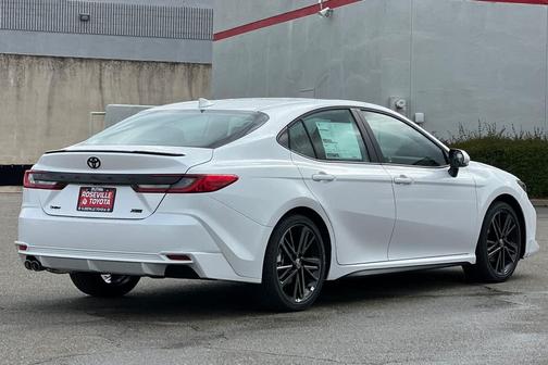 Wind Chill Pearl 2026 Toyota Camry XSE