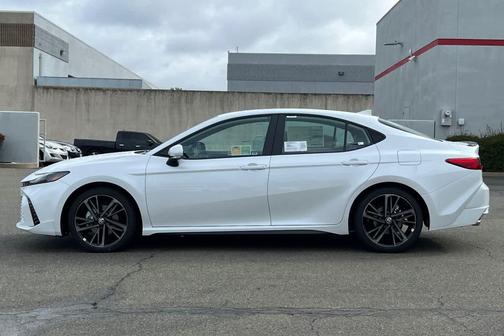 Wind Chill Pearl 2026 Toyota Camry XSE