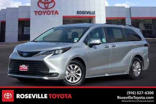 2025 Toyota Sienna XLE