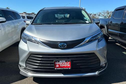 2025 Toyota Sienna XLE