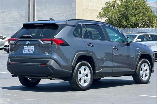 2021 Toyota RAV4 Hybrid XLE