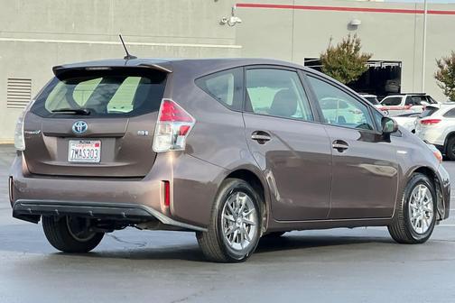2015 Toyota Prius v Three