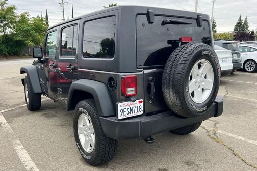 Granite Crystal Metallic Clearcoat 2018 Jeep Wrangler JK Unlimited Sport
