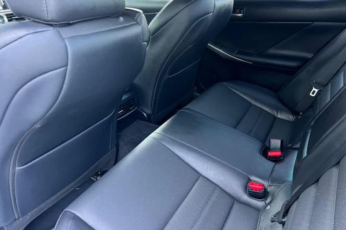 2018 Lexus IS 300 Base