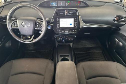 2022 Toyota Prius L