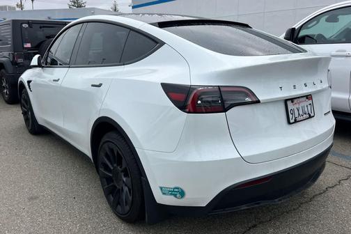 2024 Tesla Model Y Long Range Dual Motor All-Wheel Drive