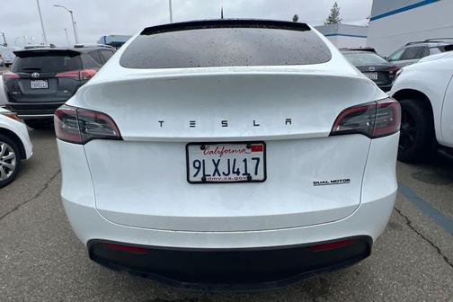 2024 Tesla Model Y Long Range Dual Motor All-Wheel Drive