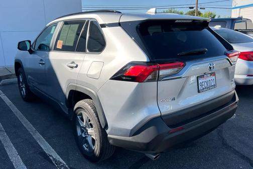 Silver Sky Metallic 2022 Toyota RAV4 Hybrid XLE
