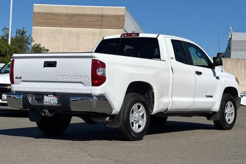 2017 Toyota Tundra SR5