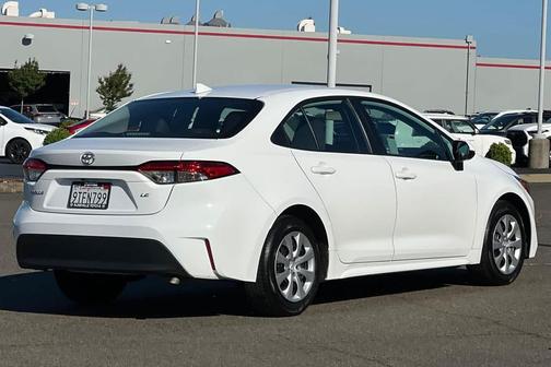 Ice Cap 2025 Toyota Corolla LE