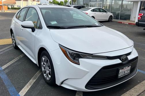 Ice Cap 2025 Toyota Corolla LE