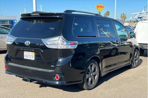 2017 Toyota Sienna SE