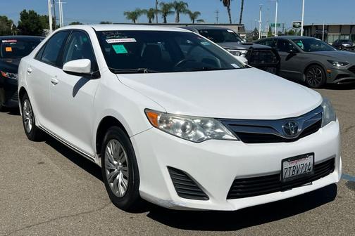 Super White 2014 Toyota Camry LE