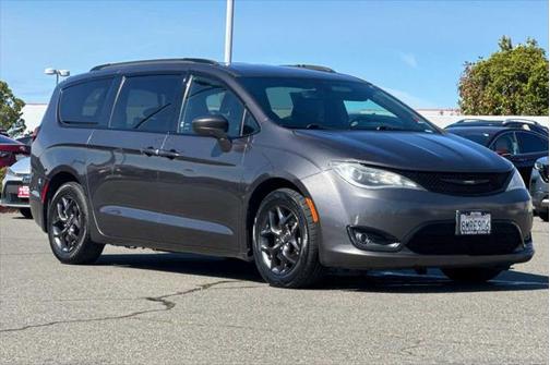 2020 Chrysler Pacifica Touring-L Plus