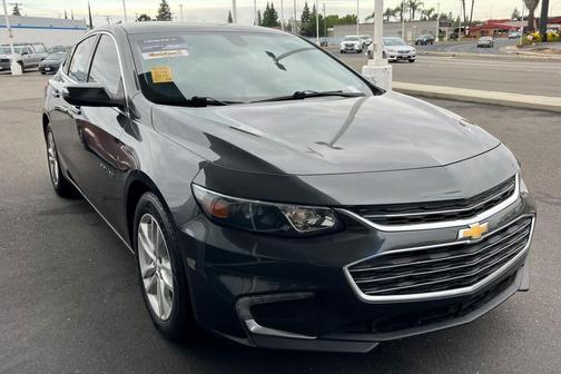 Nightfall Gray Metallic 2018 Chevrolet Malibu LT