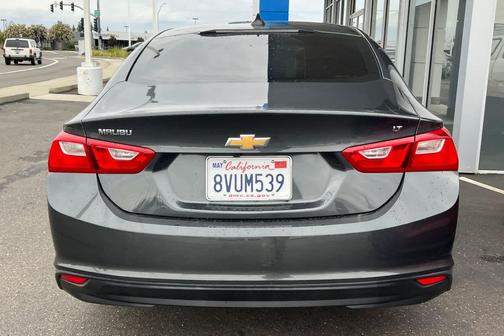 Nightfall Gray Metallic 2018 Chevrolet Malibu LT