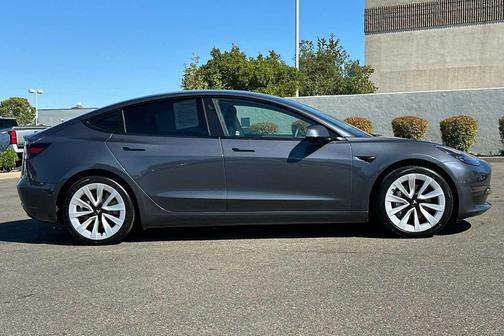 2022 Tesla Model 3 Standard Range