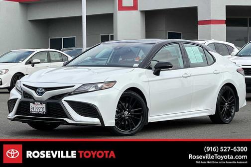 2024 Toyota Camry Hybrid SE