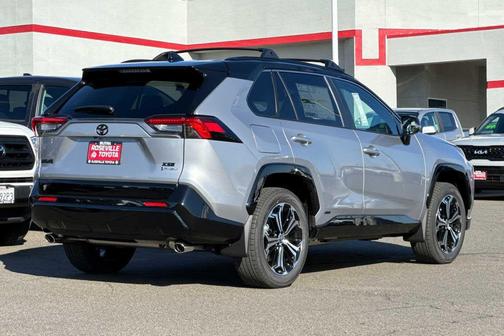 2025 Toyota RAV4 Hybrid SE