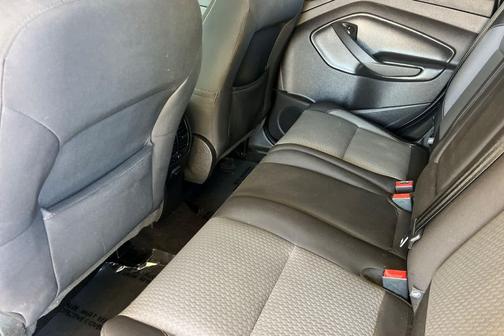 Magnetic Metallic 2017 Ford Escape SE