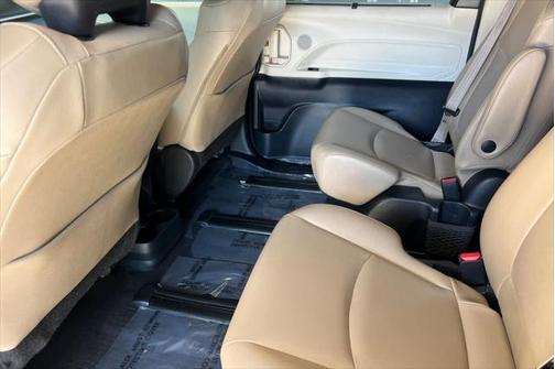 2021 Toyota Sienna XLE 7 Passenger