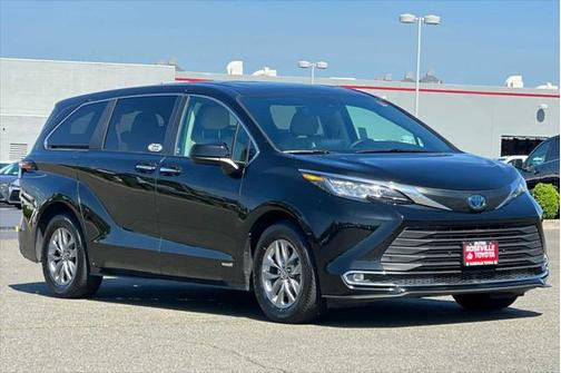 2021 Toyota Sienna XLE 7 Passenger