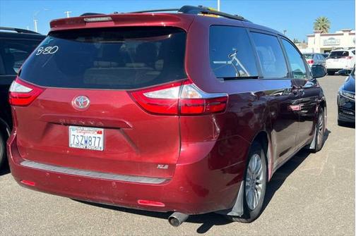 2016 Toyota Sienna XLE
